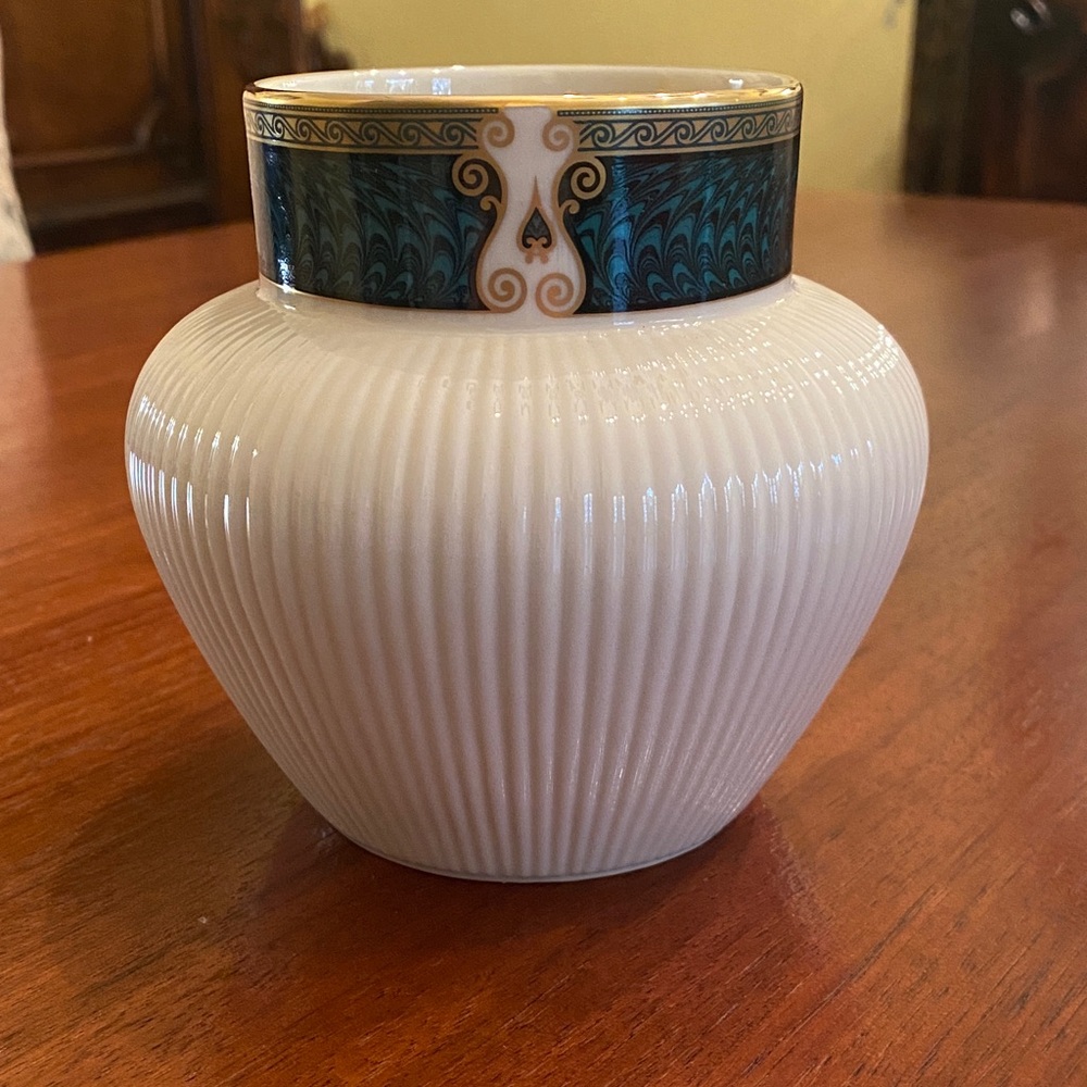 Lenox Classic Ivory ribbed vase